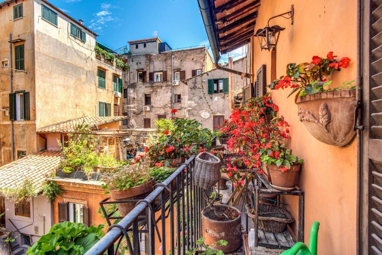 The Red House At Arco Degli Acetari Рим Экстерьер фото